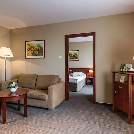 Hotel Airport Okecie 4*
