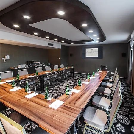 Hotel Airport Okecie 4*