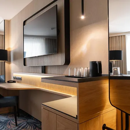 Airport Okecie Hotel 4*