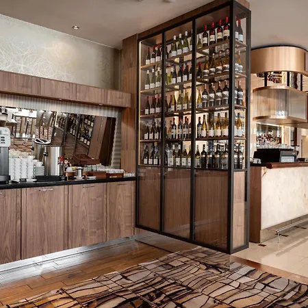 Airport Okecie Hotel 4*