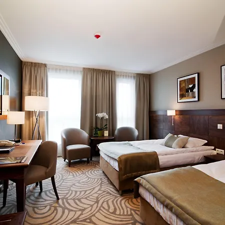 Hotel Airport Okecie 4*