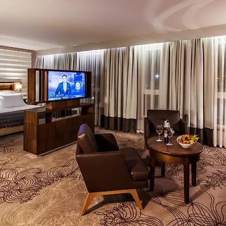 Airport Okecie 4*