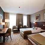 Hotel Airport Okecie 4*