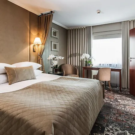 Hotel Airport Okęcie 4*