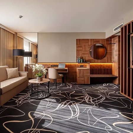 Airport Okecie Hotel 4*