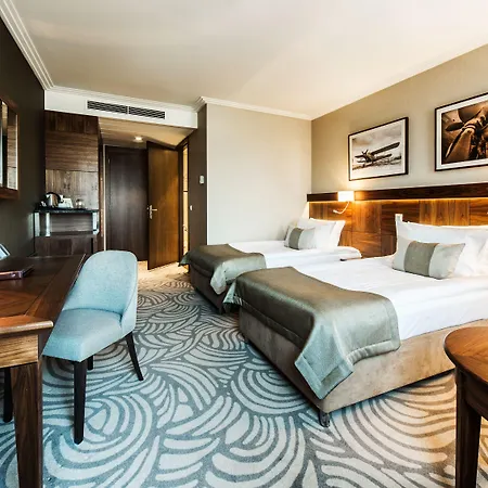 Airport Okecie Warschau