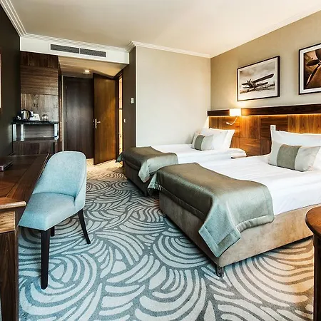 Airport Okecie 4* Warschau