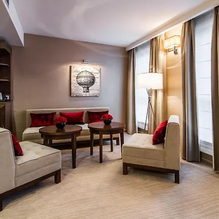 Airport Okecie 4* ורשה