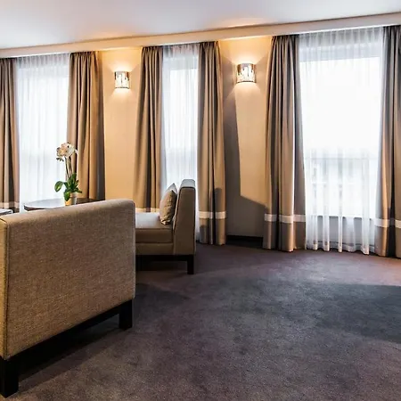 Airport Okęcie 4*