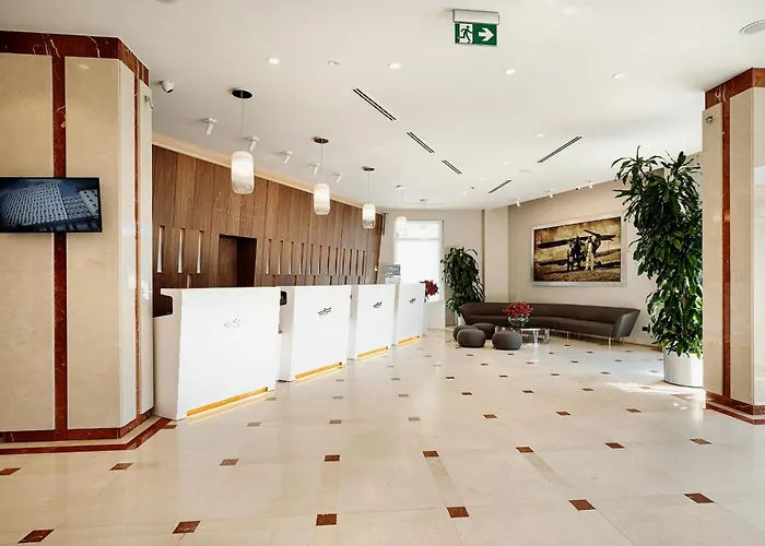 Airport Okecie Ξενοδοχείο