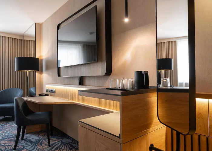 Airport Okęcie Hotel 4*