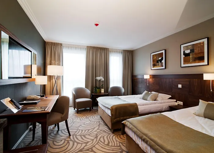 Ξενοδοχείο Airport Okecie 4*