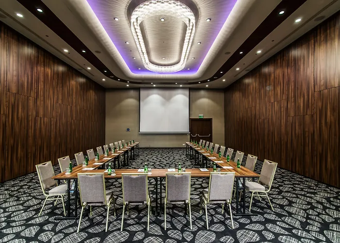 Airport Okecie Ξενοδοχείο